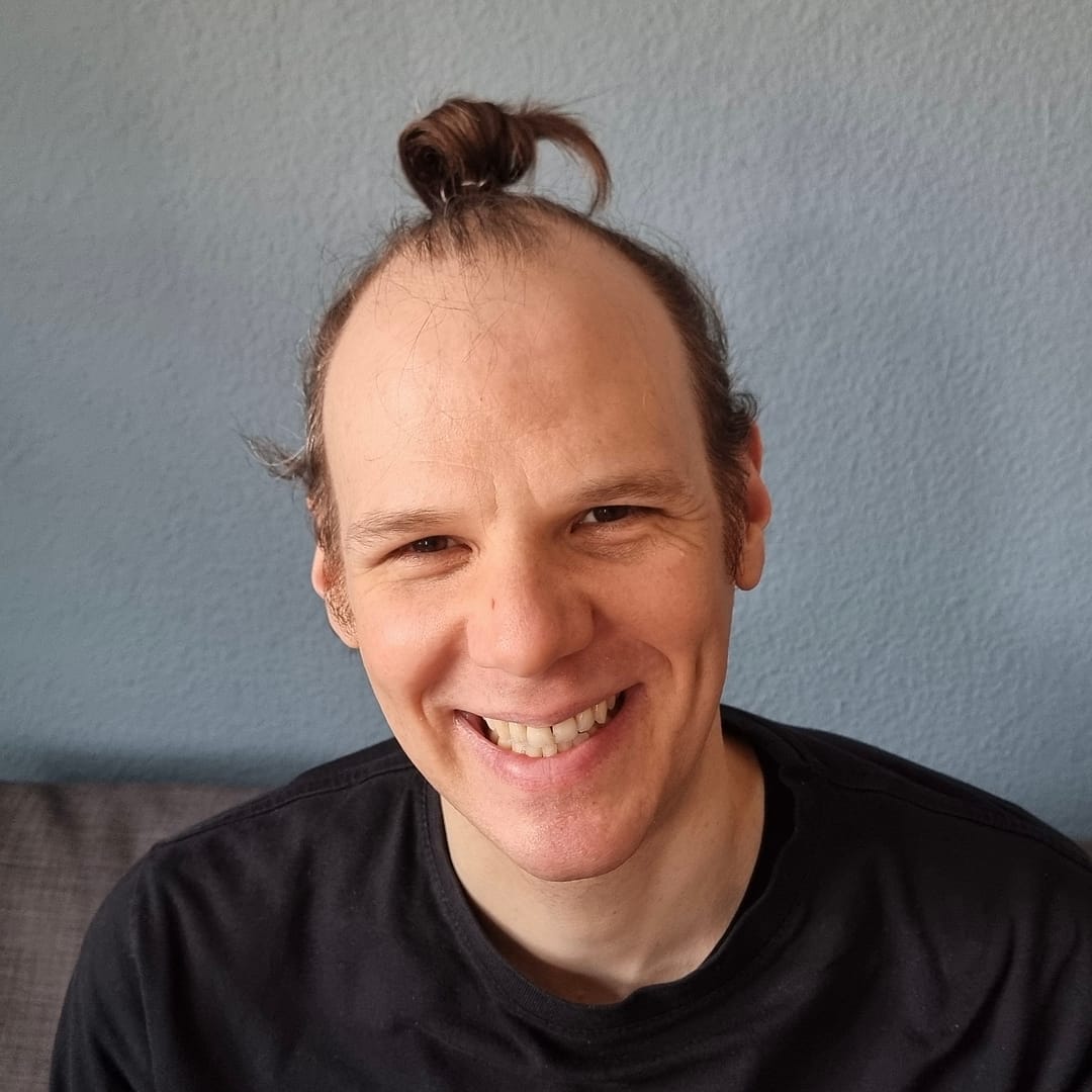Portrait-Foto von Testimonial Dominik, 35, aus Köln nach Ordnungscoaching und Einrichtungsberatung